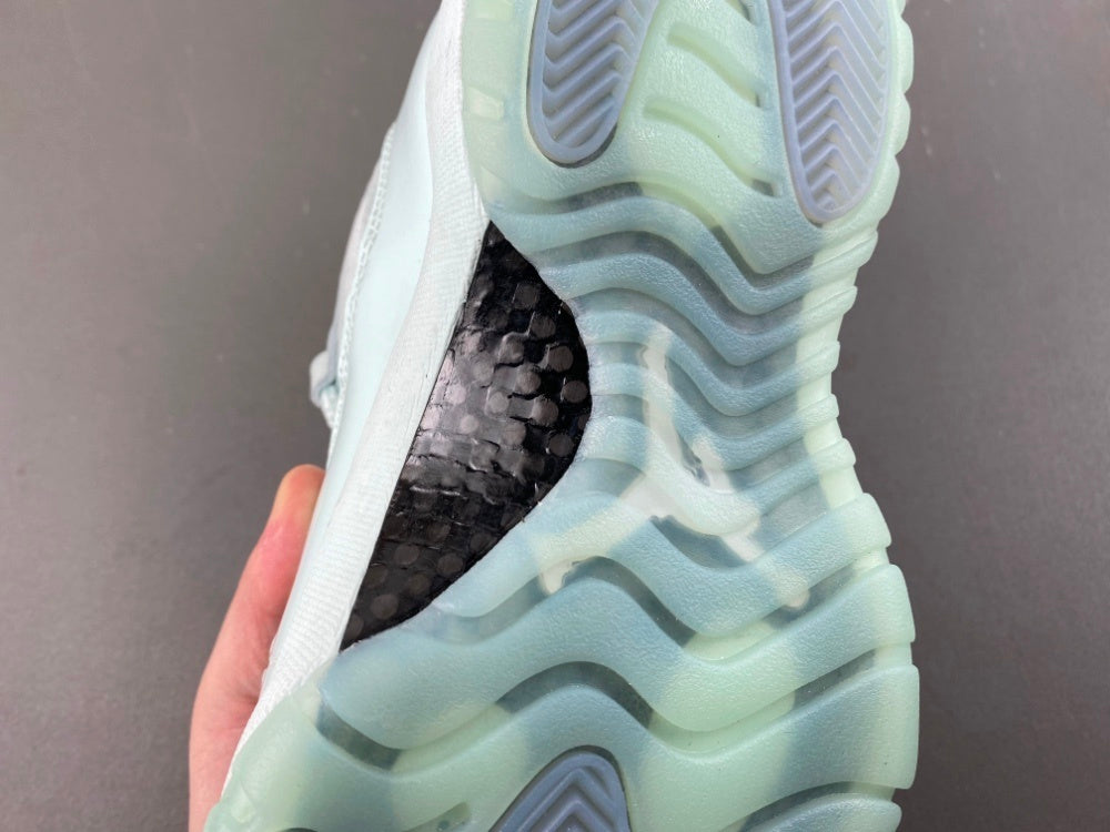 Air Jordan 11 Retro Low "Igloo" AH7860-103